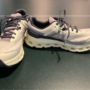 On Running Cloudvista 2, women’s 9, worn once